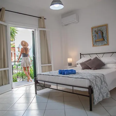 بيت للعطل Seaside Alexandra,acharavi. أخارافي
